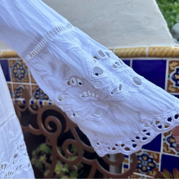Raga Embroidered Eyelet V Neckline Bell Sleeves White Cotton Tunic Top Size S - Picture 6 of 12
